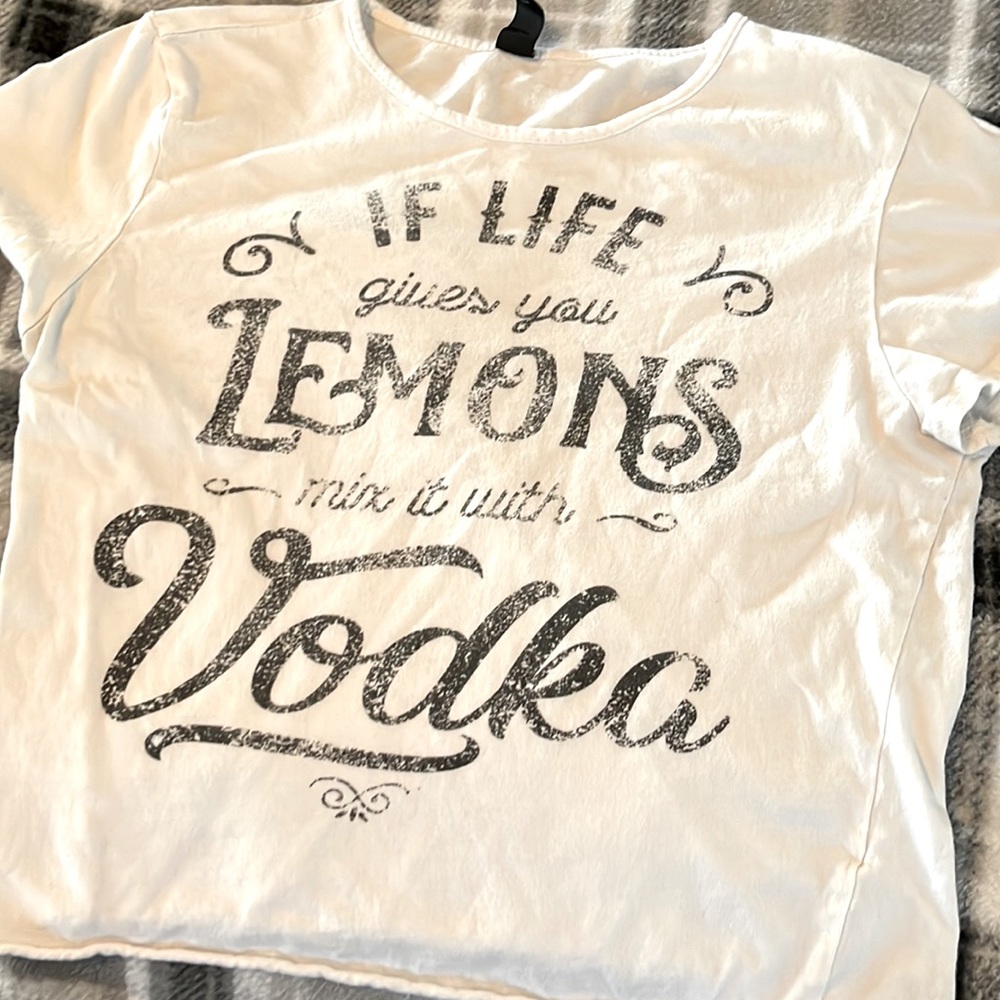 White crop top tee! Worn 2 times!